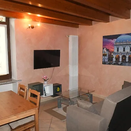 Apartamento Trilocale Nel Centro Citta Chiari